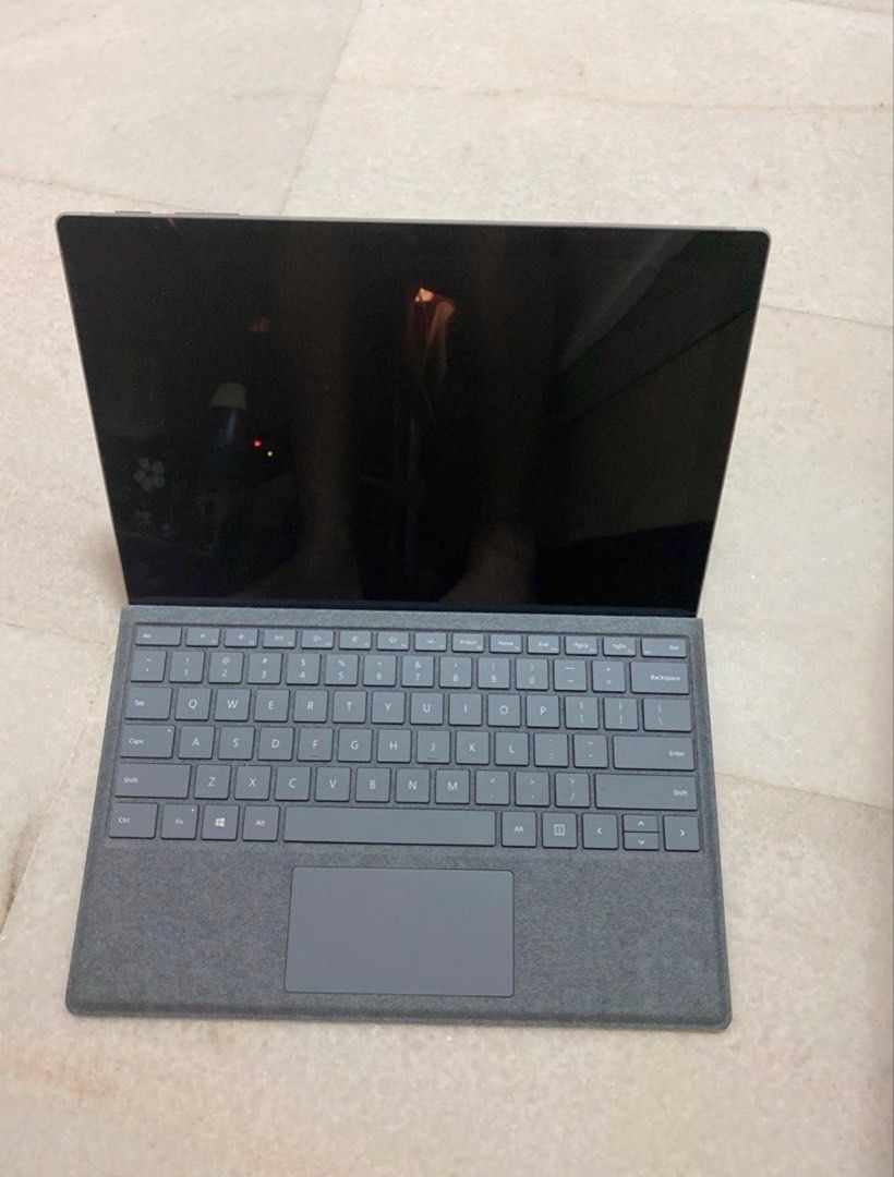 Microsoft Surface Pro 7 i5 8GB RAM 128GB SSD