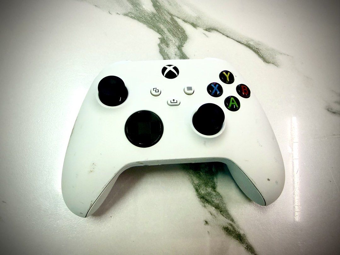 Microsoft Xbox Wireless Controller (Category: Controllers) located in Kuala Lumpur. Submitted by julian_balogh (Listing ID 1450554369, Image 1). Description: Microsoft Xbox Wireless Controller Still in very good working condition Tested each buttons and functions working good No issues Only controller. .
