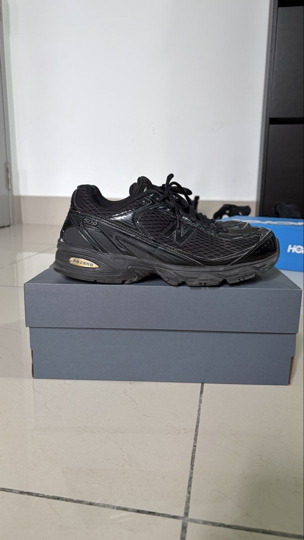 New Balance 523 Black Running Shoes (Category: Sneakers) located in Cheras. Submitted by ashraffabd (Listing ID 1450715018, Image 1). Description: - Black New Balance 523 running shoes - Mesh and synthetic upper for breathability - ABZORB cushioning for comfort - Soles show some signs of wear - Includes original box - Ideal for everyday wear or light jogging.