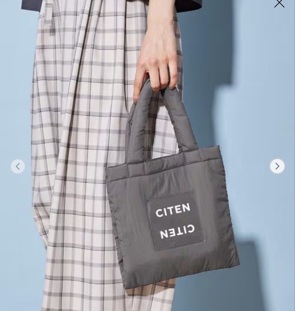 ‘New’ (日本購入）CITEN 超靚兩格灰色手挽袋 （有型潮款） （分類：單肩包）位於 Hong Kong。 由 whakmo 提交（商品編號 1450697216，圖片 3）。簡介： 手挽兩格款 超平價～ 另有Citen一個款式： 睇下 ’‘New’ (日本購入）CITEN 超靚多格單肩袋 （有型潮款）男女適合‘，HK$300 係 #Carousell https://carousell.app.link/JxsCRwl3Y4b 呢度搵到 。