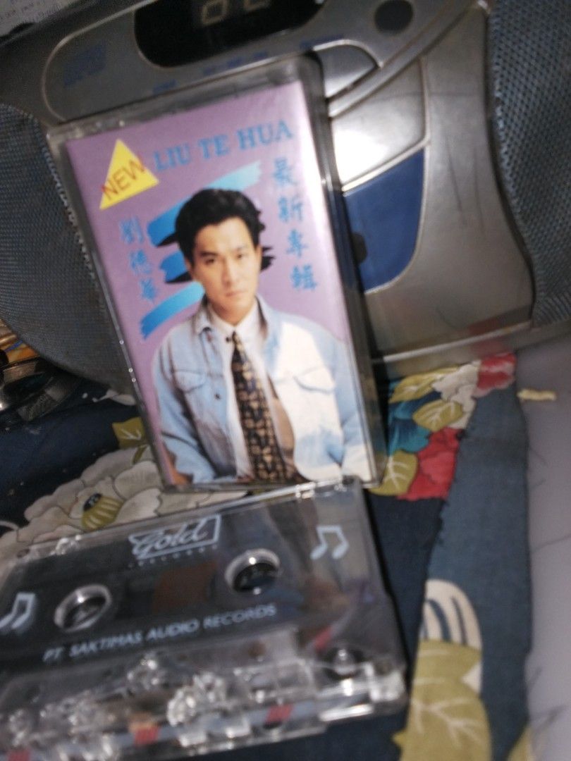 New Kaset Andy Lau_ Liu te hua" (Kategori: CD, DVD & Lainnya) berada di Jakarta Pusat. Dikirim oleh lydia.25feb (ID iklan 1450623231, Gambar 2). Deskripsi: saLe album kaset Andy Lau" titel liU TE hua kondisi baik price, 30.000 freeongkir Jakarta trims caroussel ..