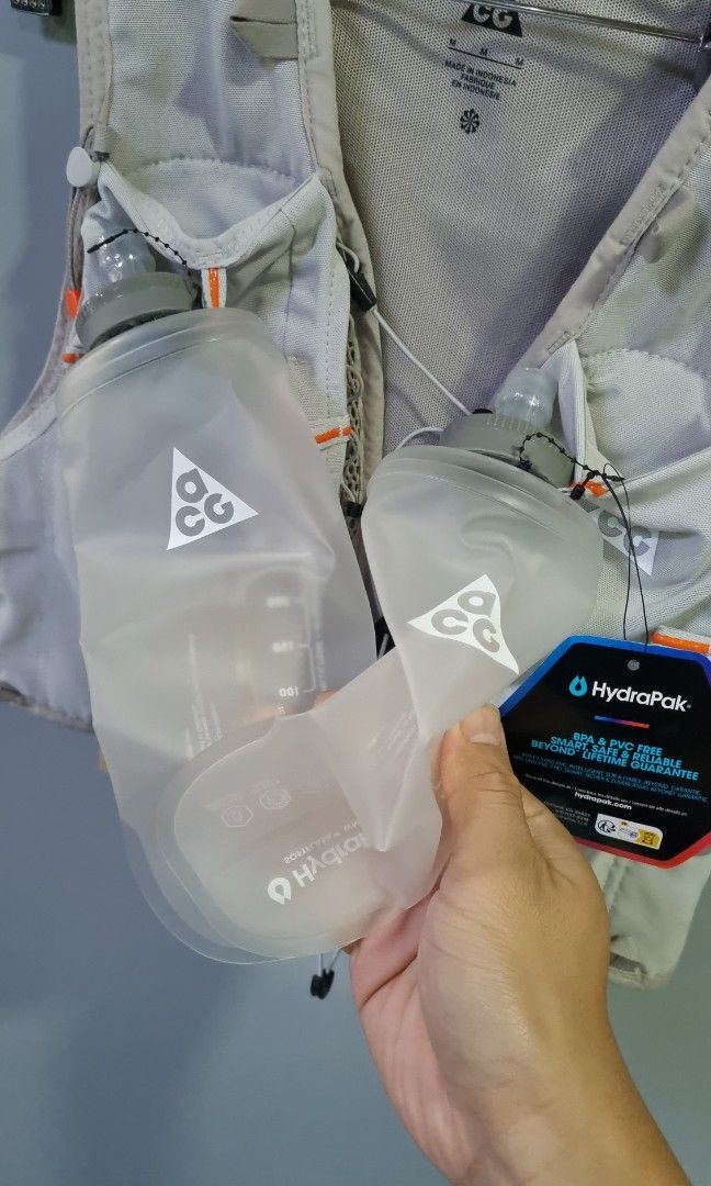 NIKE ACG HYDRATION VEST (Category: Vests) located in Baguio. Submitted by selectioncorner93 (Listing ID 1450530449, Image 3). Description: I HAVE TWO MEDIUM BNEW SRP 8,999.