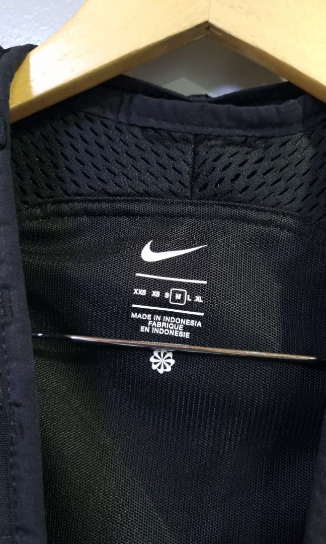 NIKE HYDRATION VEST (UNISEX) (Category: Vests) located in Baguio. Submitted by selectioncorner93 (Listing ID 1450531220, Image 3). Description: I HAVE 2 PCS BNEW.