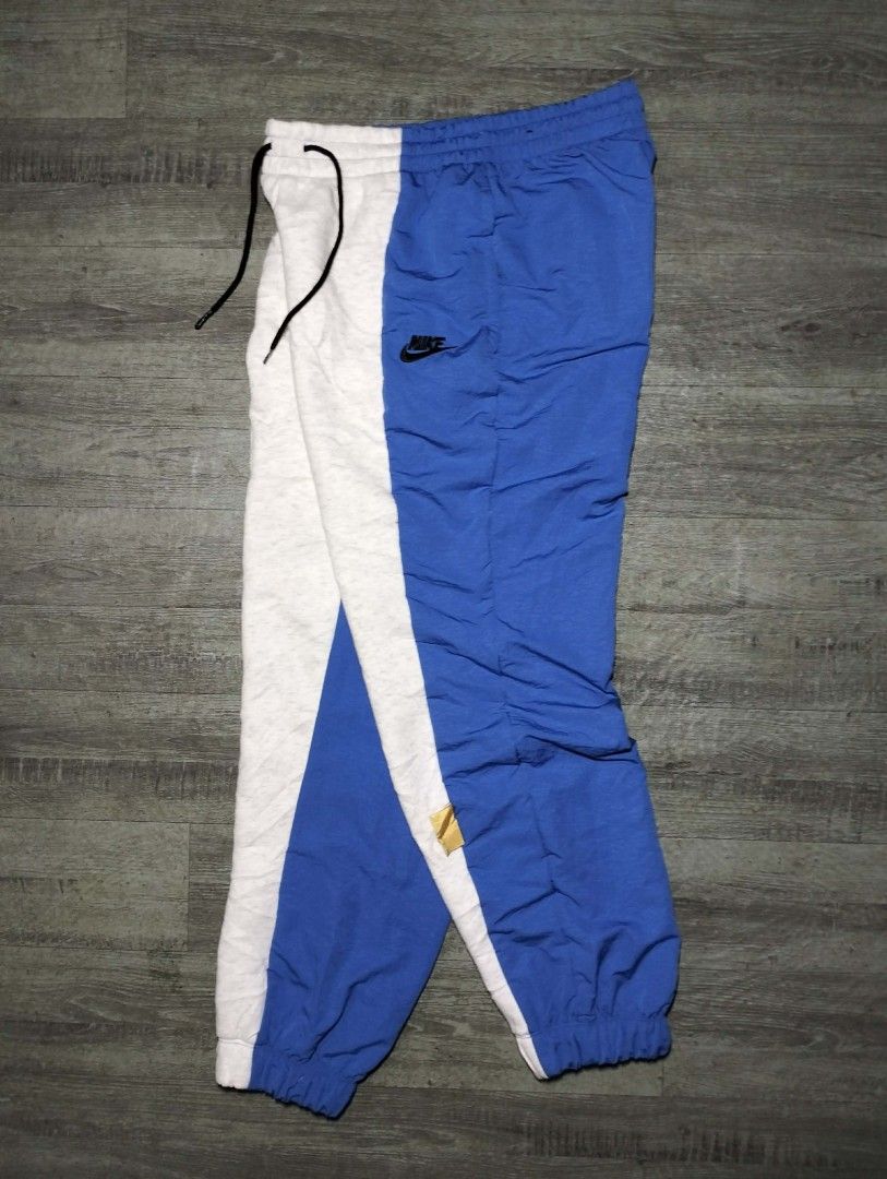 Nike Sportswear Icon Clash Jogger (Category: Joggers) located in Ilog. Submitted by jzee03 (Listing ID 1450677375, Image 2). Description: Nike Sportswear Icon Clash Jogger Small on tag Fits 29-32" Length: 36" Excellent-as new No issue 650.