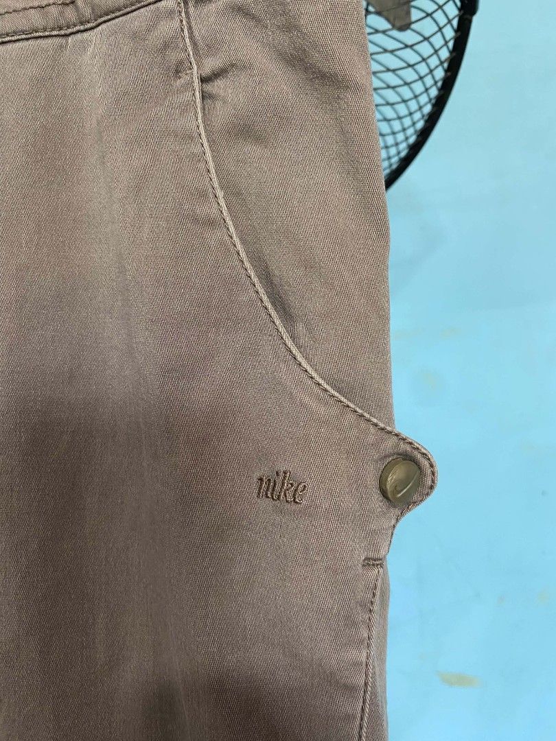 Nike Vintage Y2k Wideleg Workpants (Category: Jeans) located in Munoz. Submitted by brazziwardrobe (Listing ID 1450577733, Image 3). Description: PLEASE READ BEFORE MAKING OFFER‼️‼️‼️ WAIST:34inches Length:39inches Leg Opening:9.5inches Excellent Condition para syang acid gray Color rate:9.5/10 Pwede din sa mens to Negotiable Dm to purchase 📩.