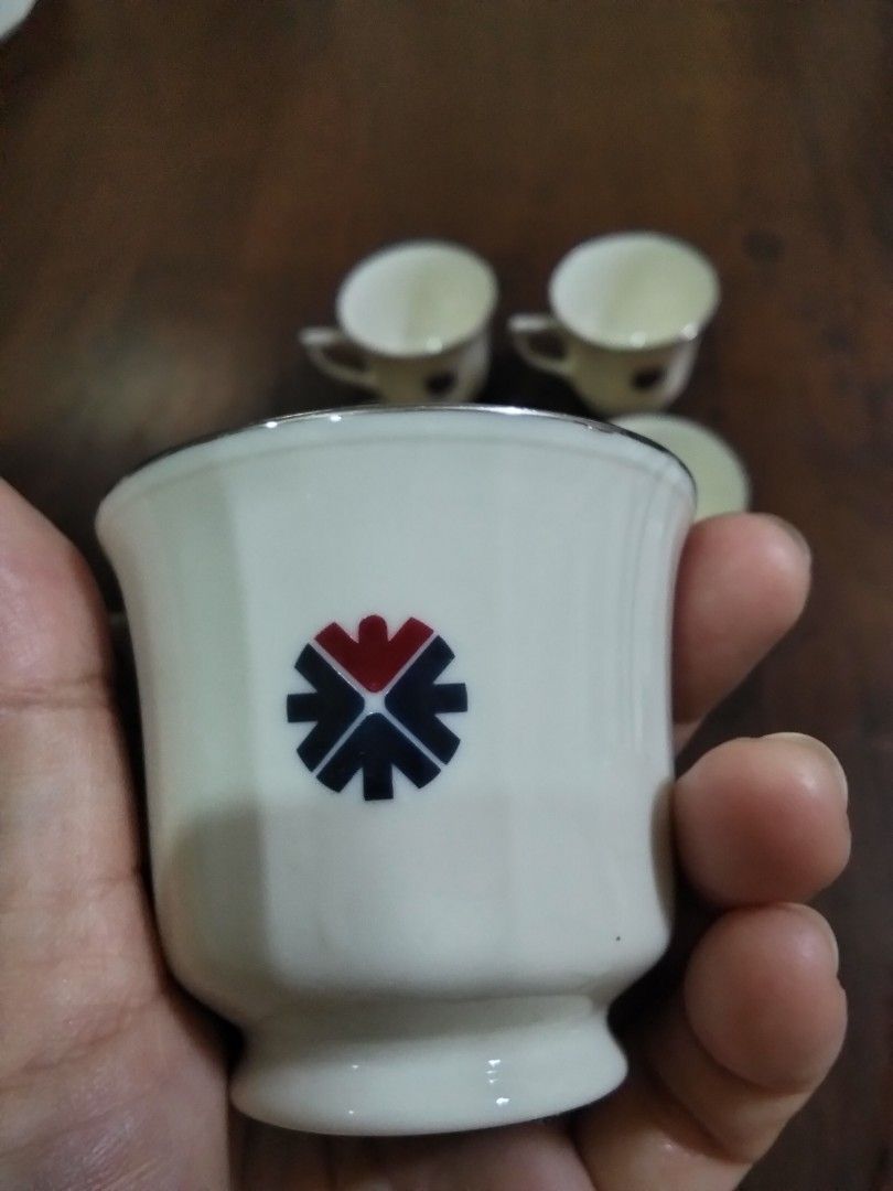Noritake Ivory China Tea Cups Set (Category: Coffee & Tea Tableware) located in Antipolo. Submitted by olayerm1213 (Listing ID 1450632980, Image 3). Description: - Set of 5 Noritake Ivory China tea cups - Cream colored with a silver rim - Features a small floral design - Made in the Philippines - Ideal for morning tea or coffee - Clean and ready for a new home.