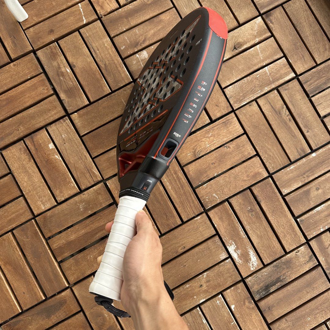 Nox AT10 18k (Category: Racket & Ball Sports) located in Shah Alam. Submitted by _azarena (Listing ID 1450604337, Image 3). Description: Lightly used 8/10 COD AREA JALAN IPOH .