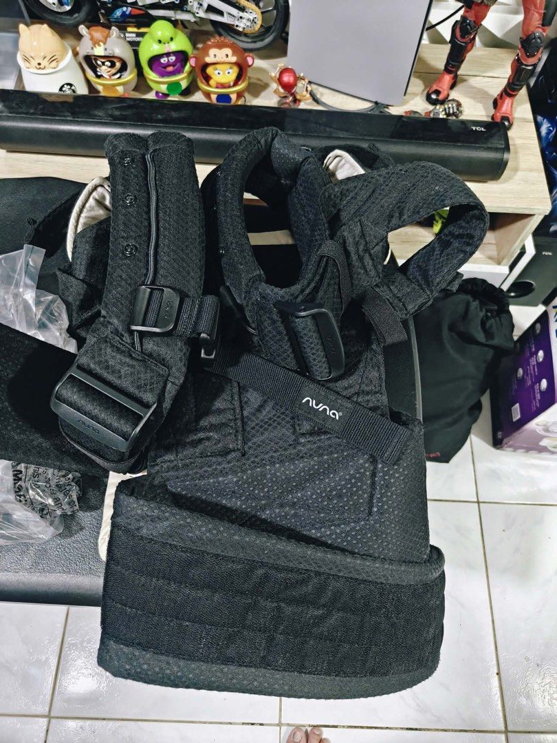 Nuna Cudle Carrier (Category: Carriers & Slings) located in Quezon City. Submitted by rhiri16 (Listing ID 1450703599, Image 3). Description: Nuna Cudle Carrier night With box Super good condition ilang beses lng nagamit. 6,999 Loc: Marilao Bulacan.