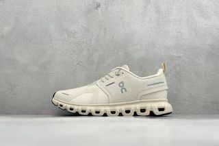 (Category: ) located in . Submitted by khai.uasneakers (Listing ID 1450601181, Image 1). Description: .