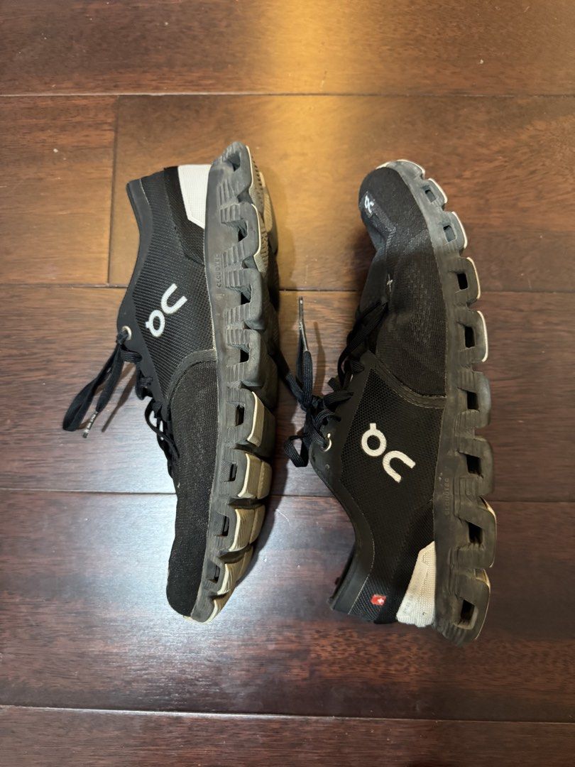 ON Cloud X Men Black Running Shoes US 10 (Category: Sneakers) located in Makati City. Submitted by patsang96 (Listing ID 1450631690, Image 3). Description: US 10 Bought in SM North Edsa 2022 Some cracking on the back right shoe.