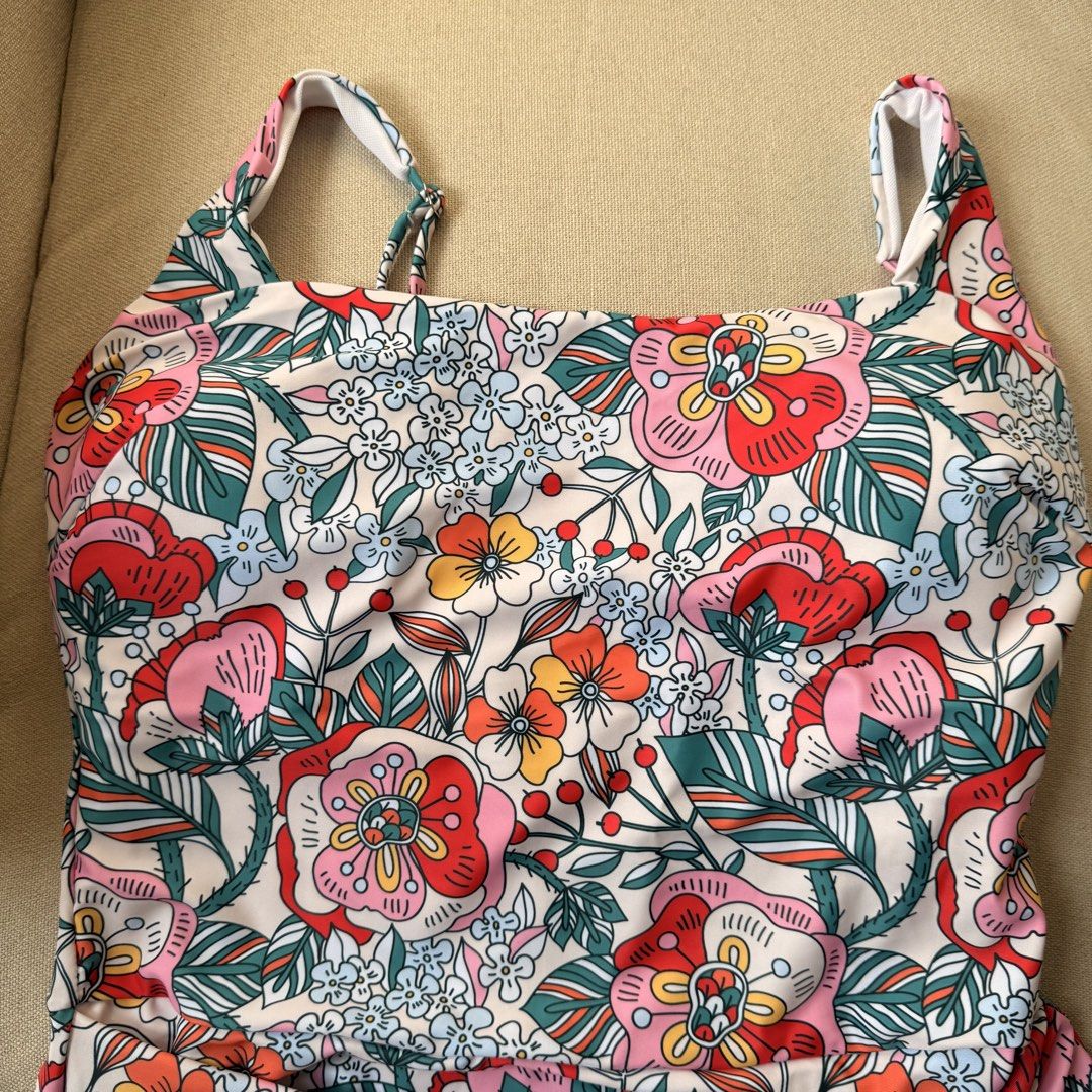 One piece swimsuit Shein (Category: Bikinis & Swimsuits) located in Quezon City. Submitted by stylesaverph (Listing ID 1450668327, Image 3). Description: Bought this form SHEIN but I bought the wrong size 😅 But super nice ng swimsuit na ito 👌🥰 Also ung color very vibrant hindi ung parang printed lang Size is XL .