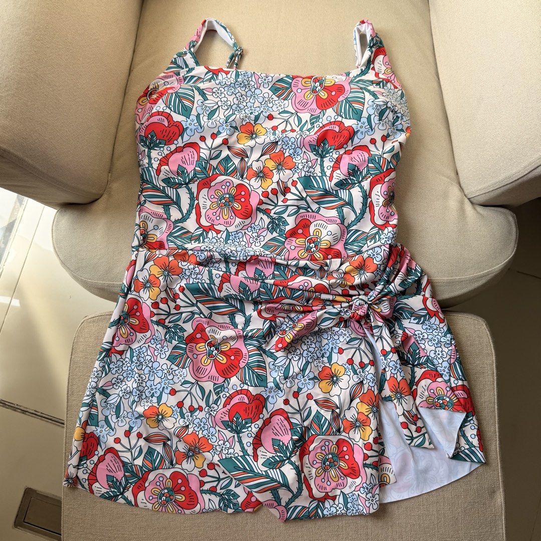 One piece swimsuit Shein (Category: Bikinis & Swimsuits) located in Quezon City. Submitted by stylesaverph (Listing ID 1450668327, Image 1). Description: Bought this form SHEIN but I bought the wrong size 😅 But super nice ng swimsuit na ito 👌🥰 Also ung color very vibrant hindi ung parang printed lang Size is XL .