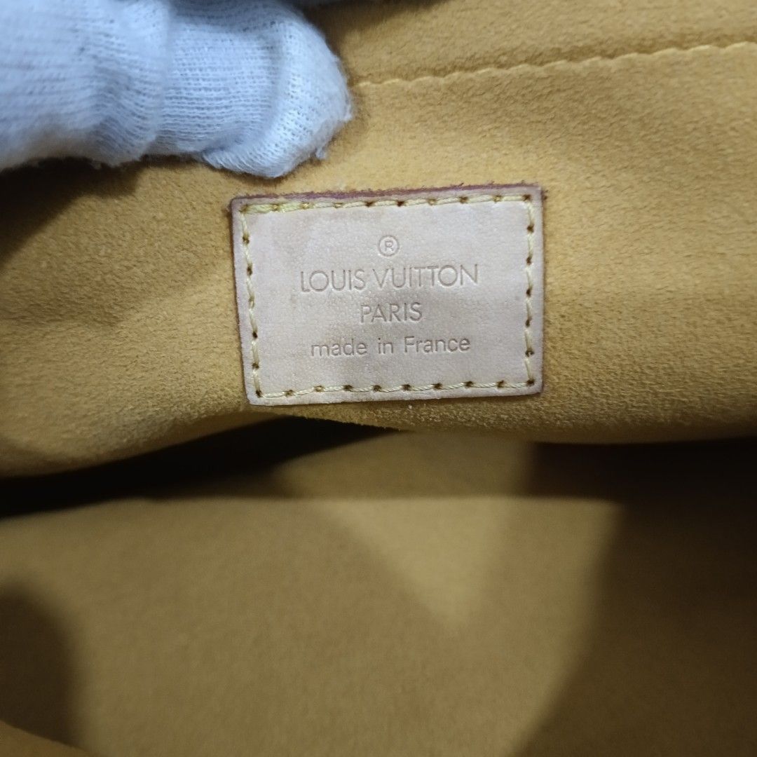 ORIGINAL LV BLUE MONOGRAM DENIM NEO SPEEDY (Category: Luxury Bags & Wallets) located in Manila. Submitted by fabluxury.corner (Listing ID 1450635649, Image 3). Description: Rank AB condition With original dustbag and certificate of authenticity Not faded denim Minor Dirt lang at the back part lang po sa Isang mono print and also vintage mark as well on leather see photos.