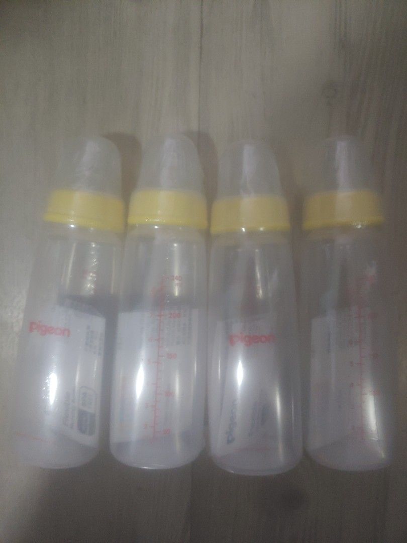 Pigeon 奶瓶 ×4個 （分類：護理及餵哺 - 母乳及奶瓶）位於 Hong Kong。 由 wytaaa 提交（商品編號 1450548936，圖片 1）。簡介： Pigeon 牌子嘅奶瓶，240ml，共有4個。樽身有刻度，方便沖奶。黃色樽蓋設計，睇落幾可愛。適合餵哺BB用。 以物易物形式送出,交換母乳儲奶瓶/母乳儲奶袋/玻璃奶瓶,或者你可以選擇購買，$130/4個，如果可以SF到付，價錢可少商議。。