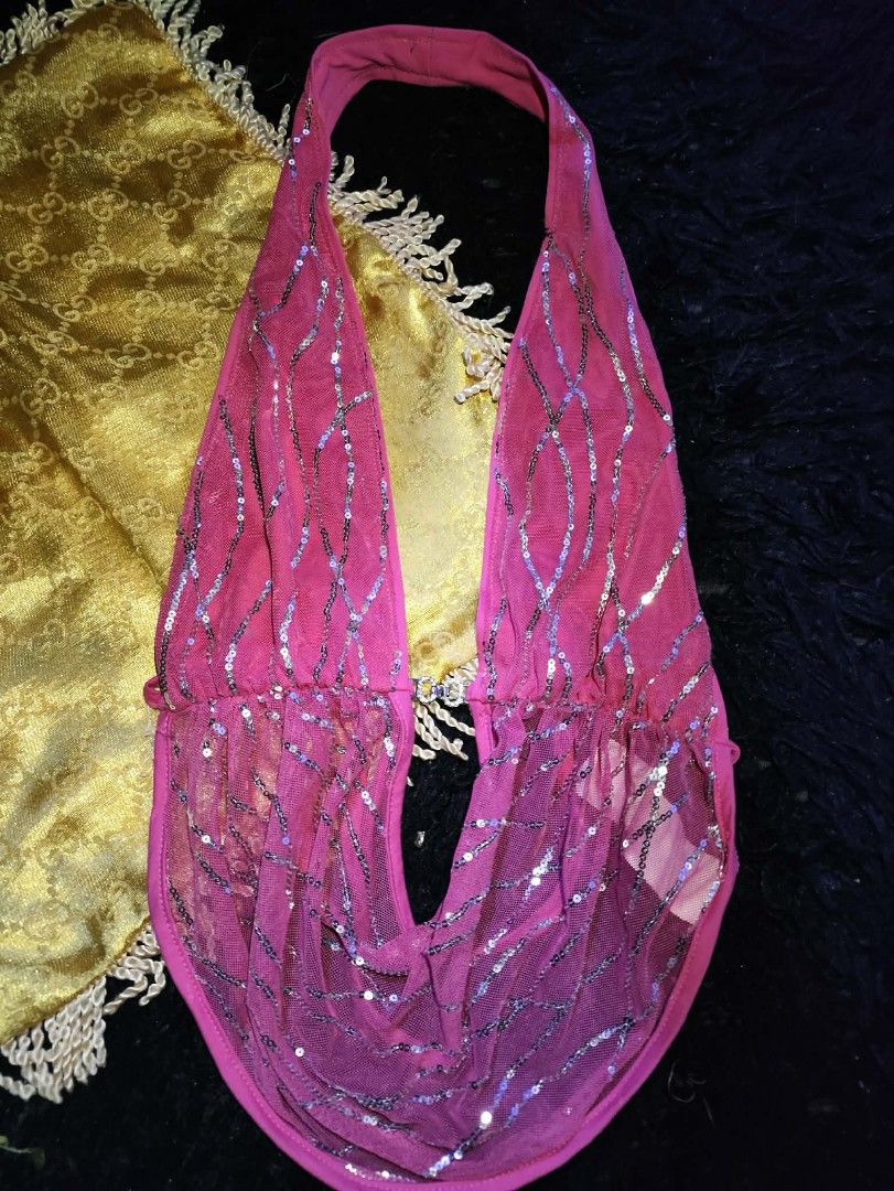 Fitted Sequin Fringe Draped Neck Crop Top Bodycon (Category: Sleeveless) located in Quezon City. Submitted by cherryism (Listing ID 1450724938, Image 3). Description: 𝑀𝑢𝑠𝑡 𝑟𝑒𝑎𝑑 . ..𓂃 ࣪ ִֶָ🪽་༘࿐ • 𝑆𝑚𝑎𝑙𝑙 𝑡𝑜 𝑠𝑒𝑚𝑖 𝑙𝑎𝑟𝑔𝑒 ⡤⠒⢤⡀⠀⠀⠀⠀⠀⠀⠀⠀⠀⠀⠀⠀⠀⠀⢀⡤⠒⢤ ⢣⡀⠀⠉⠲⢤⣀⡀⠀⠀⠀⠀⠀⠀⢀⣀⡤⠖⠉⠀⢀⡜ ⢸⡉⠒⠄⠀⠀⠀⢉⡙⢢⠀⠀⡔⢋⡉⠀⠀⠀⠠⠒⢉⡇ ⠀⠉⢖⠒⠀⠀⠀⣇⠀⣸⠀⠀⣇⠀⣸⠀⠀⠀⠒⡲⠉⠀ ⠀⠀⠀⠉⠙⠫⠤⠚⠉⠀⠀⠀⠀⠉⠓⠤⠝⠋⠉ • 𝑨𝑙𝑙 𝑛𝑒𝑐𝑒𝑠𝑠𝑎𝑟𝑦 𝑖𝑛𝑓𝑜𝑟𝑚𝑎𝑡𝑖𝑜𝑛 𝑎𝑏𝑜𝑢𝑡 𝑡ℎ𝑒 𝑝𝑟𝑜𝑑𝑢𝑐𝑡 𝑖𝑠 𝑎𝑙𝑟𝑒�