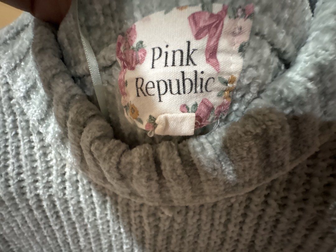 Pink Republic Grey Knit Mock Neck Sweater (Category: Coats, Jackets and Outerwear) located in Manila. Submitted by dig76 (Listing ID 1450607775, Image 2). Description: - Brand: Pink Republic - Color: Grey - Style: Mock neck sweater - Texture: Textured knit - Length: Cropped - Feel: Super soft and cozy - Versatile: Great for layering or wearing alone - Styling: Pairs well with jeans or skirts.