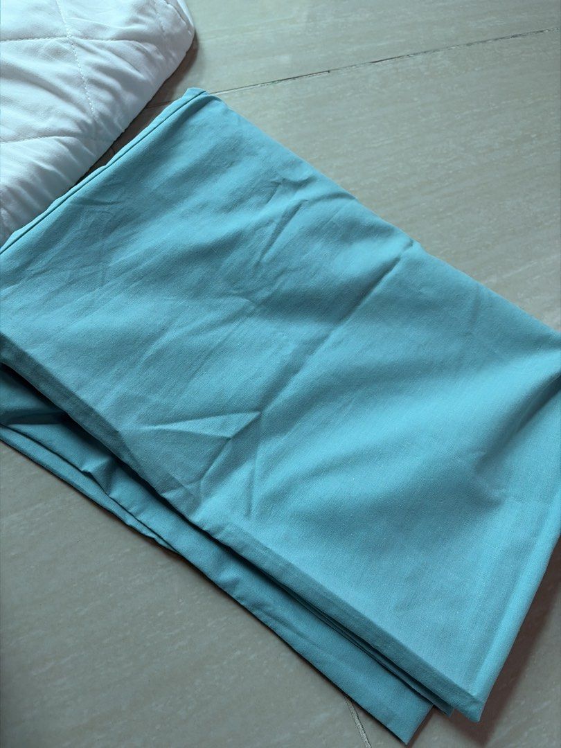 Playard Sheet - Fits Securely on Playard Mattress (Category: Cots & Cribs) located in Taguig. Submitted by declutterjam (Listing ID 1450604236, Image 1). Description: Perfect fit for graco playards.