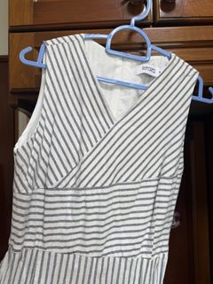 (Category: ) located in . Submitted by busywardrobe (Listing ID 1450608244, Image 1). Description: .