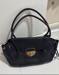 (Category: ) located in . Submitted by cutefits.sg (Listing ID 1450646848, Image 1). Description: .