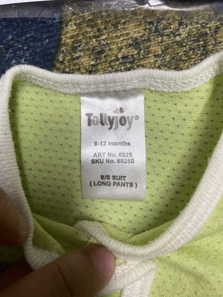 Prelove 9-12m Tollyjoy Green (Category: Babies & Kids Fashion) located in Taiping. Submitted by lemari_preloved_yaya25 (Listing ID 1450718374, Image 3). Description: PRELOVE ITEM Tollyjoy Green 9-12m sedikit stain dibaju dan di seluar. Sedikit berbulu pd baju dan seluar. Not for fussy mommy Jika berminat chat atau terus place order je...