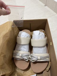 (Category: ) located in . Submitted by deal.at.jurongpoint.only (Listing ID 1450653004, Image 1). Description: .