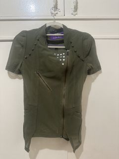 (Category: ) located in . Submitted by jmab_closet (Listing ID 1450602588, Image 1). Description: .