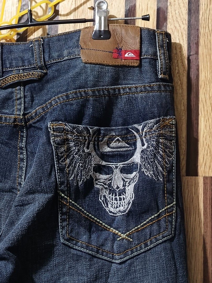 Quicksilver Jeans (Category: Jeans) located in Cebu City. Submitted by negotiableprice22 (Listing ID 1450731766, Image 1). Description: quicksilver Jeans pang y2k gear size 30 on tag Dimes measured on flat surface waistline 31-32 inch length 43 inch hem 8.5 inch available.