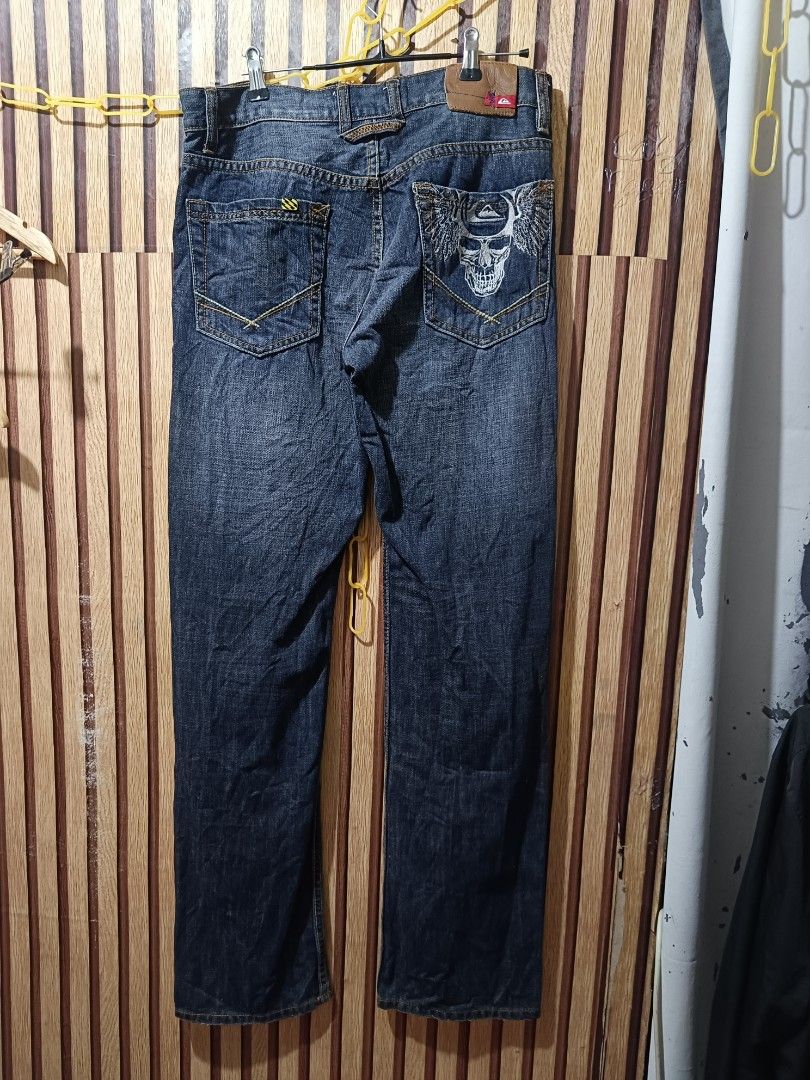Quicksilver Jeans (Category: Jeans) located in Cebu City. Submitted by negotiableprice22 (Listing ID 1450731766, Image 2). Description: quicksilver Jeans pang y2k gear size 30 on tag Dimes measured on flat surface waistline 31-32 inch length 43 inch hem 8.5 inch available.