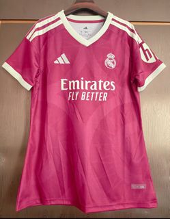 (Category: ) located in . Submitted by calcio_sport_jersey (Listing ID 1450684326, Image 1). Description: .