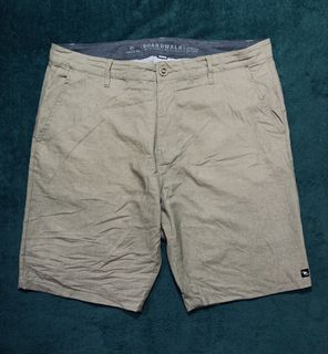 (Category: ) located in . Submitted by soloutthrift (Listing ID 1450529341, Image 1). Description: .