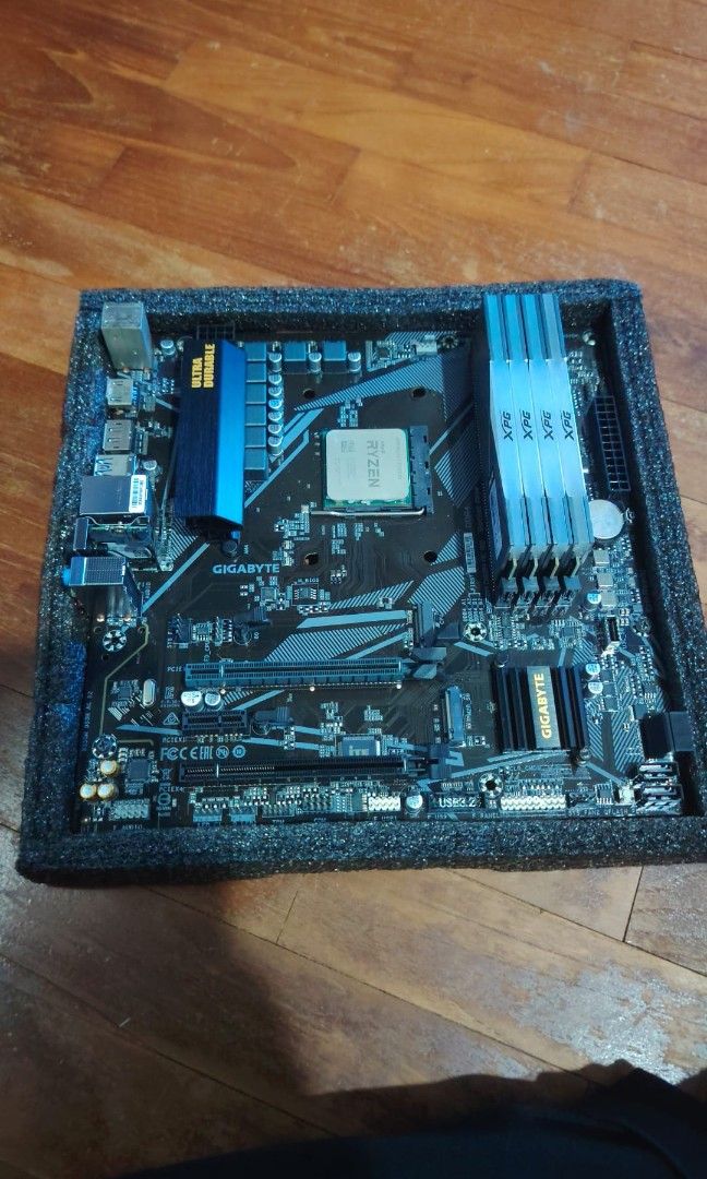 AMD Ryzen 7 5700X3D, 32GB DDR4, Gigabyte B550M DS3H