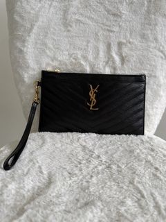 (Category: ) located in . Submitted by closet24 (Listing ID 1449779092, Image 1). Description: .