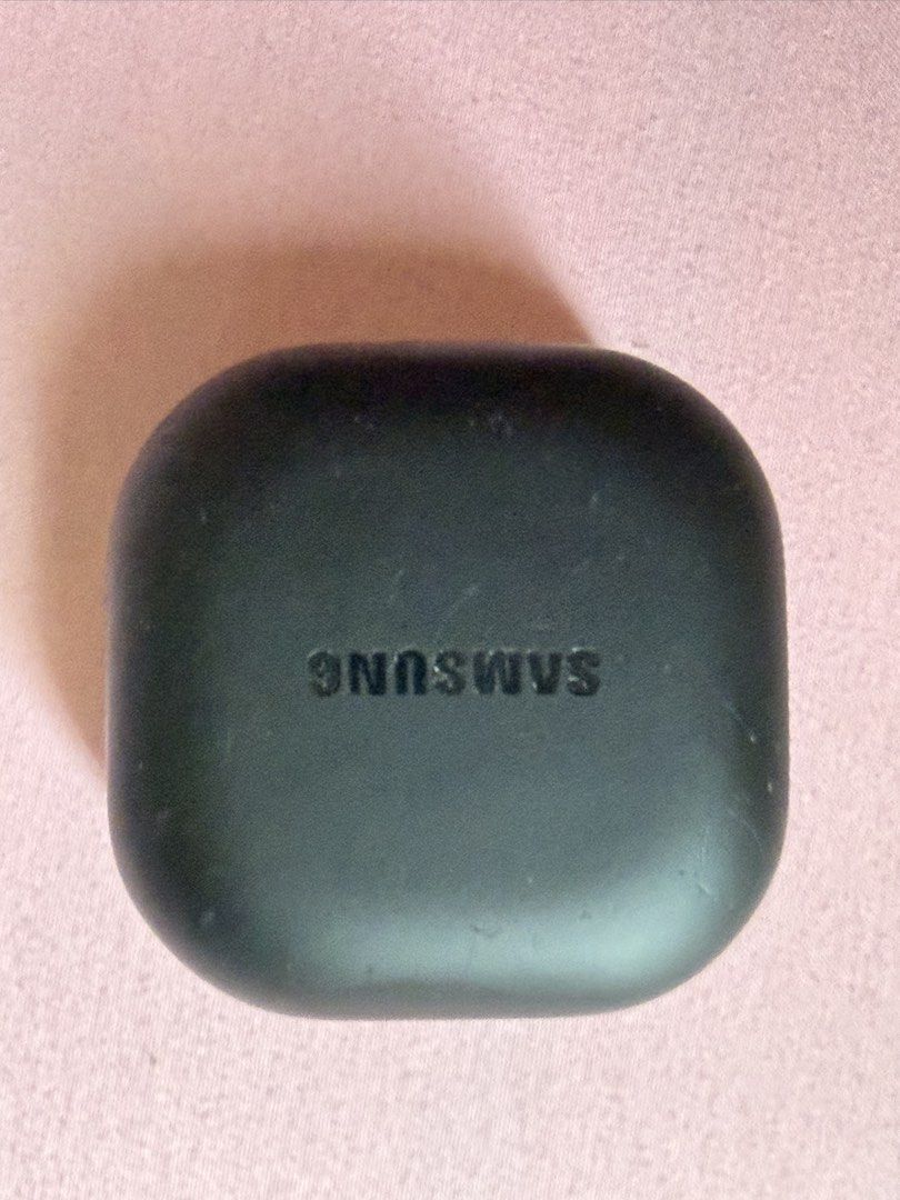 Samsung Galaxy Buds 2 Pro-Black (Category: Earphones) located in Makati City. Submitted by mojojoo08 (Listing ID 1450612485, Image 2). Description: - Samsung Galaxy Buds Pro - Color: Dark Grey - Sound by AKG for superior audio quality - Includes charging case - USB-C charging port - Wireless connectivity.
