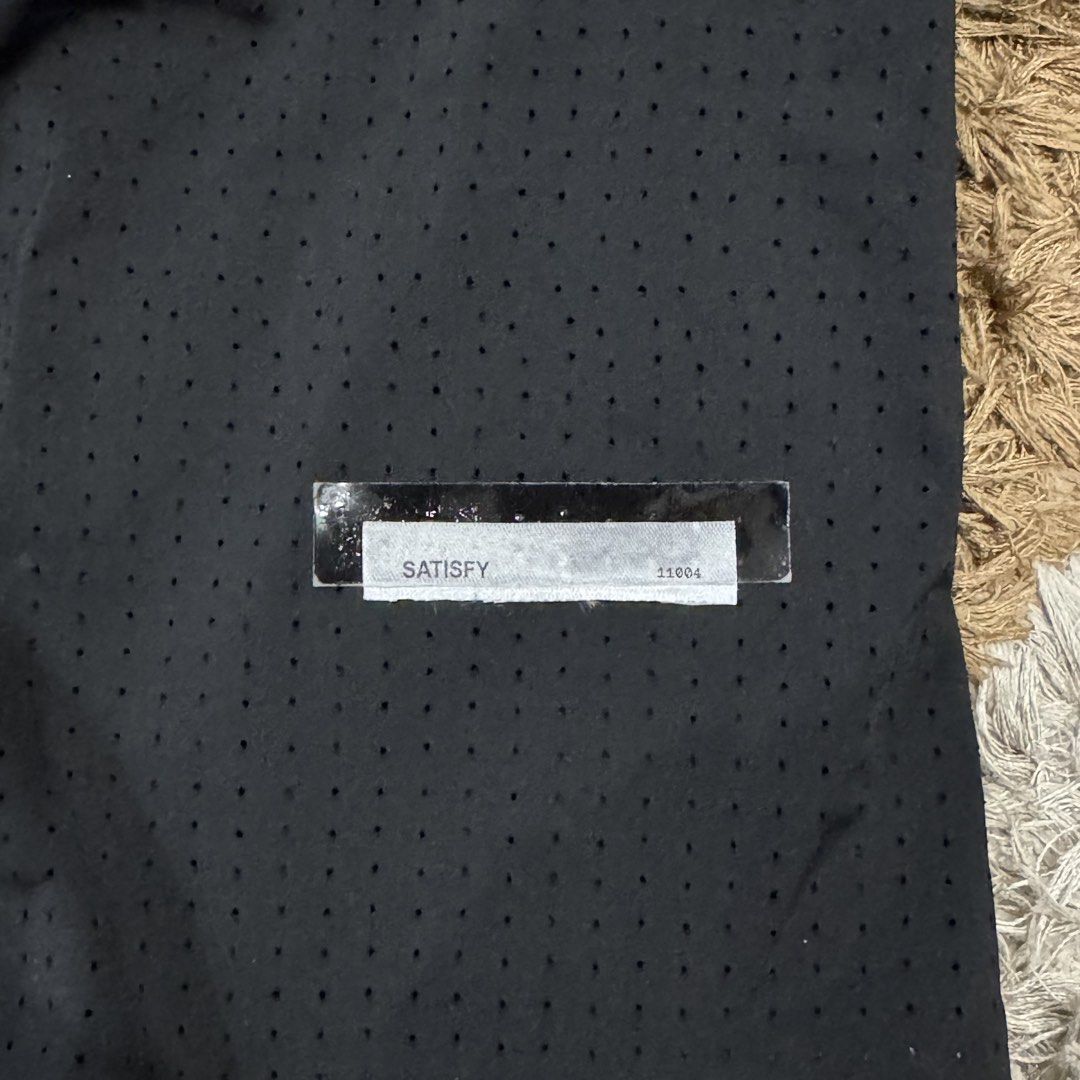 SATISFY JUSTICE DISTANCE RUNNING SHORT (Category: Activewear) located in Manila. Submitted by visvim24 (Listing ID 1450651840, Image 3). Description: sz SMALL.