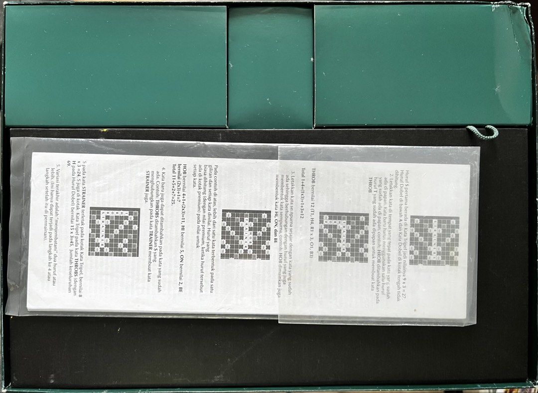 Scrabble Original + Dictionary （分類：桌遊及拼圖）位於 Hong Kong。 由 heungkwongyan 提交（商品編號 1450625733，圖片 2）。簡介： Not new but… All tiles and board are in sound condition Additional : dictionary for scrabble Cash and meet-up only。