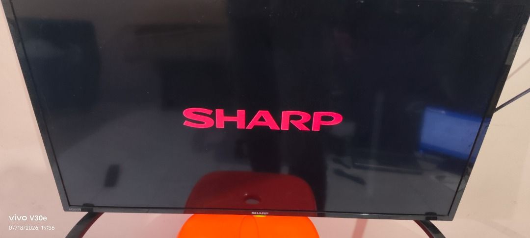 Sharp tv (Category: TV) located in Singapore. Submitted by paramag (Listing ID 1450570291, Image 1). Description: - Sharp television No smart tv -if any one can fix problem,or can use for spare parts - Includes stand - power can on but immediately screen off. - self collection only .