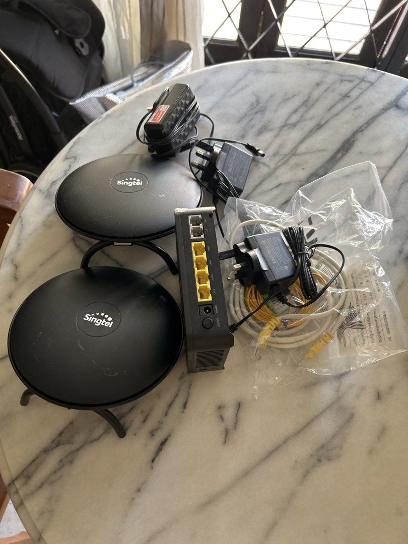 Singtel WiFi Router and 2 Extenders with Cables