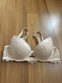 (Category: ) located in . Submitted by ladyshop01 (Listing ID 1450643764, Image 1). Description: .