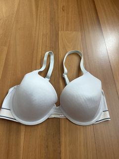 (Category: ) located in . Submitted by ladyshop01 (Listing ID 1450644949, Image 1). Description: .
