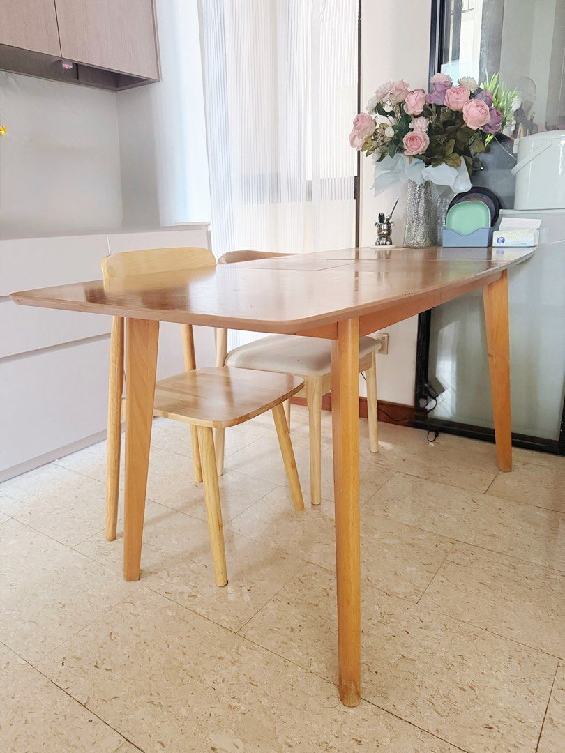 Solid wood dining table (Category: Tables & Sets) located in Singapore. Submitted by everesth (Listing ID 1450570651, Image 2). Description: Well used Extendable sold wood dinning table 120/150*75*75cm Solid and stable, good condition.