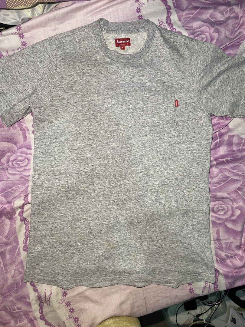 Supreme Grey Pocket T-Shirt Size S (Category: Tshirts & Polo Shirts ) located in Tagbilaran City. Submitted by thrifter23 (Listing ID 1450590063, Image 1). Description: Size S on tag Check every photo .