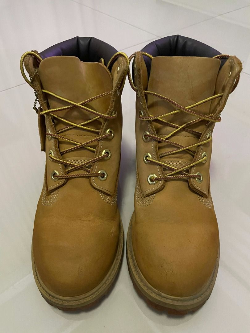 Timberland Classic Premium Waterproof Boots JUNIOR SIZE 4 (Category: Boots) located in Taguig. Submitted by delski101 (Listing ID 1450669294, Image 1). Description: Authentic Timberland Junior Waterproof Boots in the classic Tan colorway. Selling a pair of genuine Timberland Junior Boots, size 4. Built for comfort, durability, and everyday wear. They're perfect for school, outdoor adventures, or casual outfits. The boots are in good used conditio