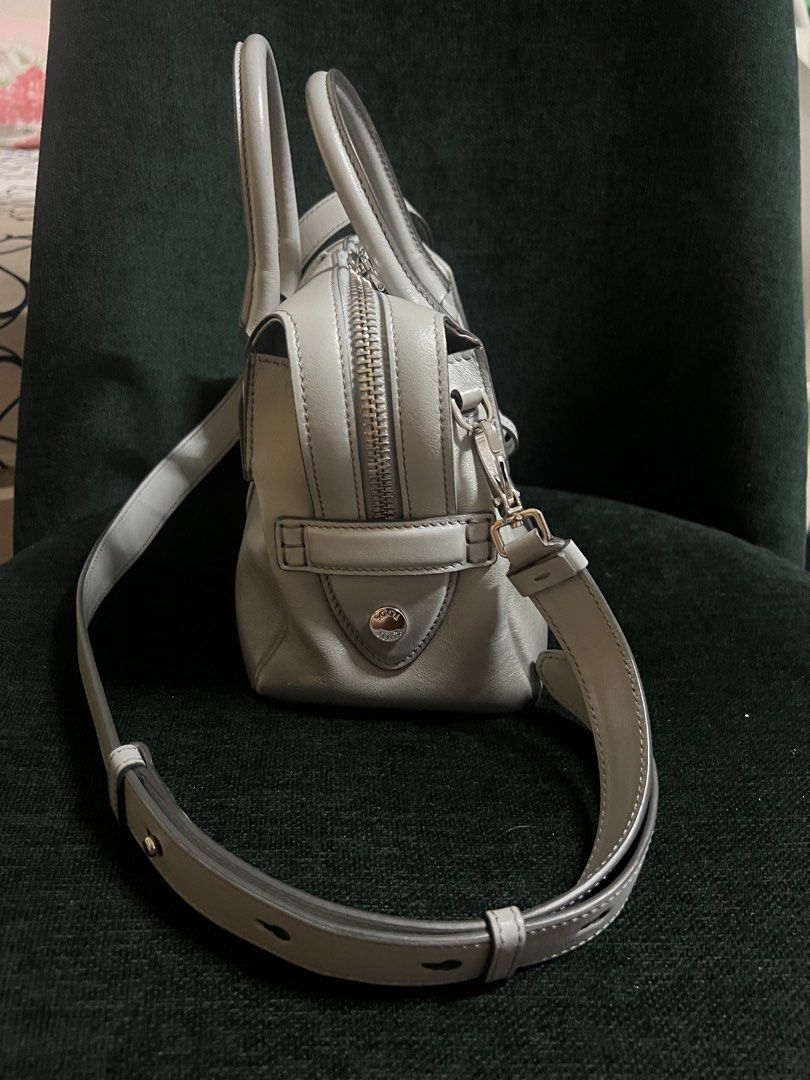 Tod’s D-Styling Bauletto Bag (Category: Luxury Bags & Wallets) located in Makati City. Submitted by mybags117 (Listing ID 1450690876, Image 2). Description: .
