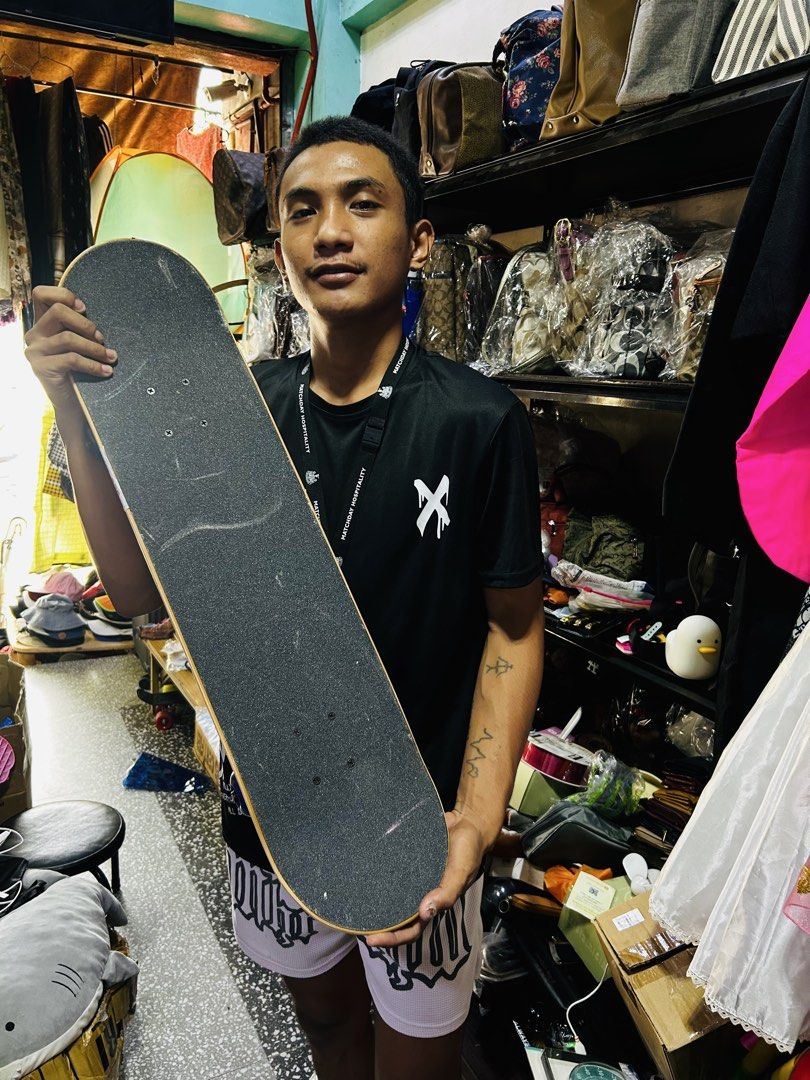 Tony Hawk Skateboard (Category: Community) located in Manila. Submitted by starbalesukandjapansurplus (Listing ID 1450553003, Image 2). Description: .