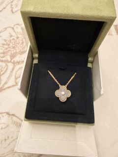 (Category: ) located in . Submitted by miss_fashion (Listing ID 1450734776, Image 1). Description: .