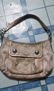 (Category: ) located in . Submitted by thrift_ni_sir (Listing ID 1450649220, Image 1). Description: .