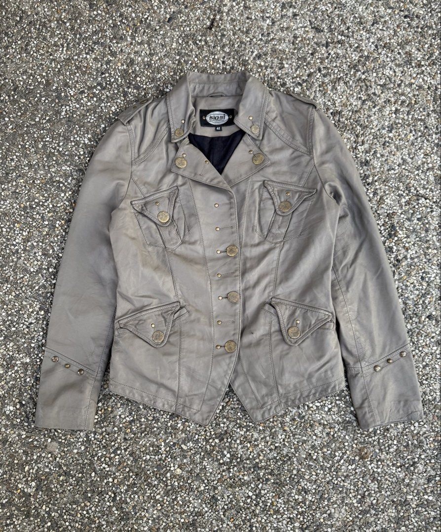 Vintage Siosi Carlos Ibanez Leather Jacket (Category: Coats, Jackets and Outerwear) located in Quezon City. Submitted by though.bare (Listing ID 1450573685, Image 1). Description: Fits on M up to L for Women In worn condition, tarnishing on the buttons. Width : 18.5" Length : 24" Sleeve : 24" Shoulder : 15" No when-worns. Listings not marked sold/reserved are available. These are preloved/used items, manage expectations. Visit my profile for more