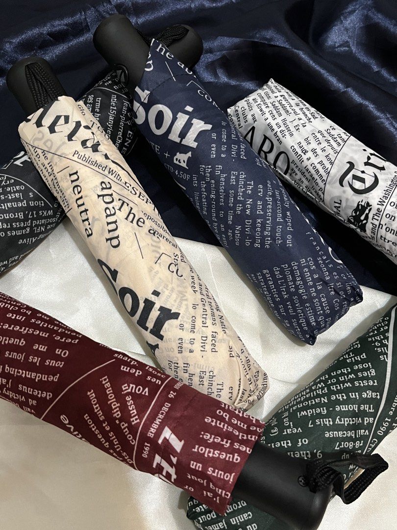 Vintage Style Automatic Umbrella (Category: Umbrellas) located in Las Pinas. Submitted by rich.collects (Listing ID 1450665126, Image 1). Description: 🌂 available colors: 🫶🏻 beige 🫶🏻 white 🫶🏻 red 🫶🏻 navy blue 🫶🏻 black 🫶🏻 dark green .