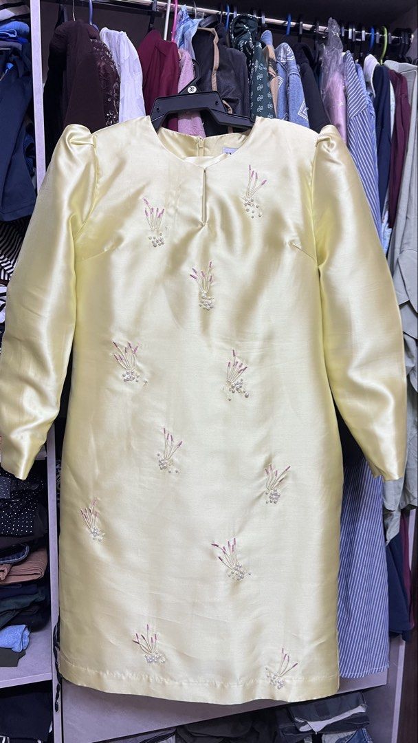 wanzar kurung (Category: Baju Kurung & sets) located in Arau. Submitted by fazierafadziiii (Listing ID 1450693714, Image 1). Description: ontag size XL tapi sesuai size L pakai cutting kecil HARGA BOLEH NEGO LAGI .