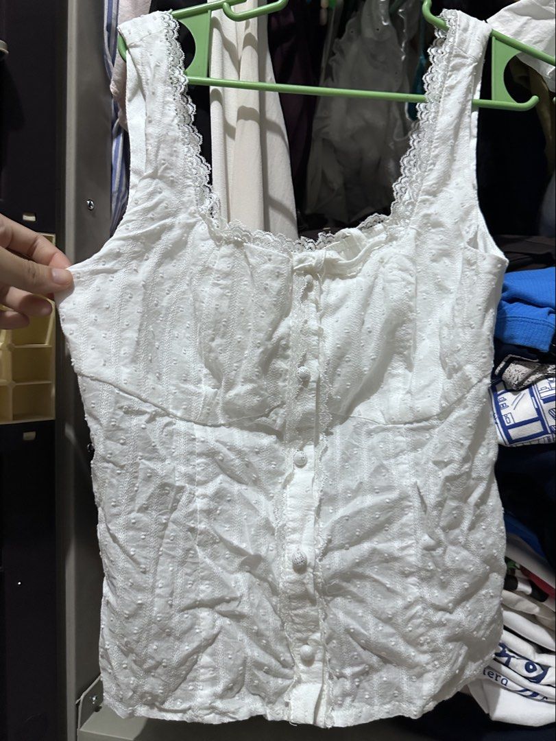 White Eyelet Lace Square Neck Camisole Top (Category: Sleeveless) located in Binmaley. Submitted by gwolfwardrobe (Listing ID 1447848204, Image 3). Description: No tags Bust up to 34inches Wasit- up to 28 Best fits S to M 📍Pangasinan.